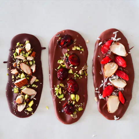 Langues au chocolat et fruits secs